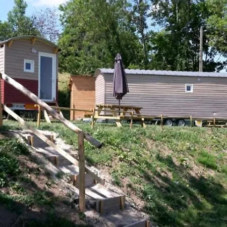 Insolite Au Coeur De L'auvergne Campsite